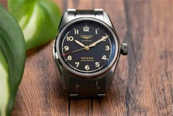 探索浪琴的魅力：揭秘其出名的系列背后的故事